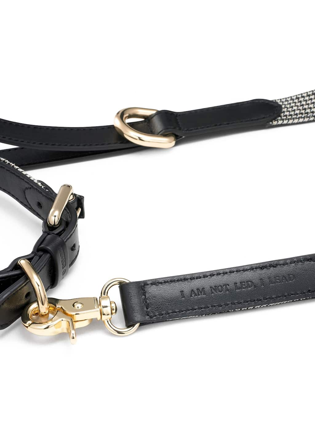 This can be matched with our Puppy Tooth Dog Lead for a smart co-ordinating set.