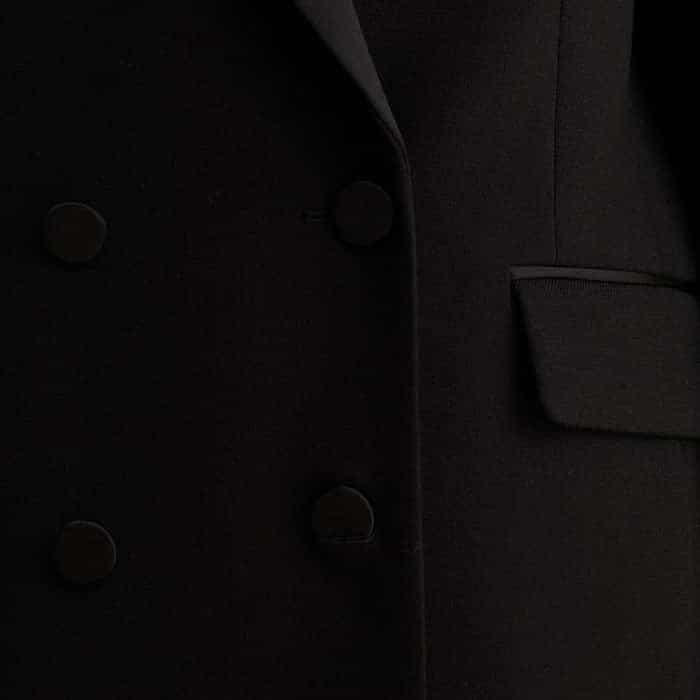 To accommodate small essentials, flap pockets are positioned towards the front.