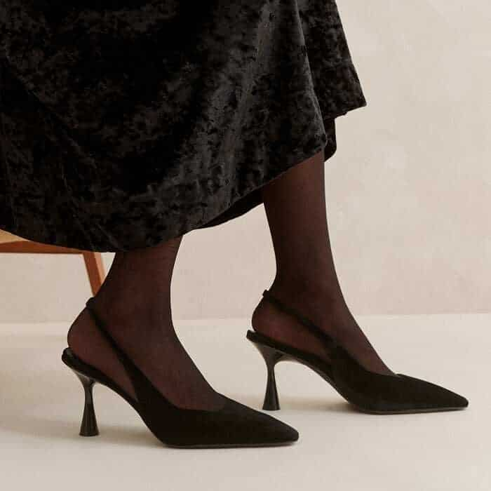 Pair with Falke Seidenglatt 15 Tights and your choice of dress for a cohesive eveningwear look.