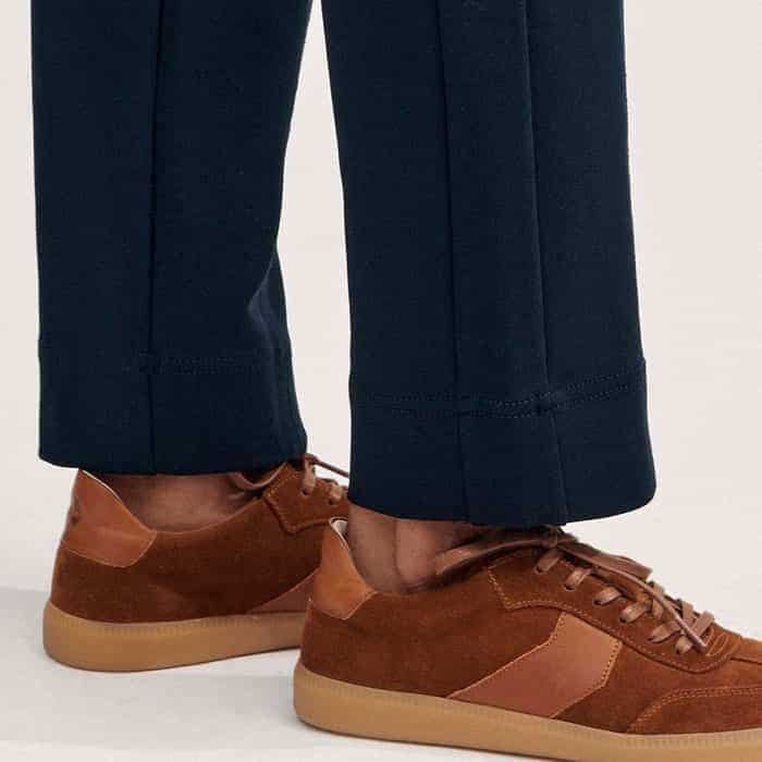 Designed to highlight the narrowest point of your ankle, the trouser falls to a cropped length.