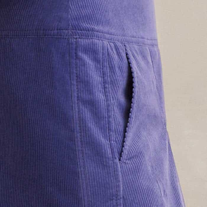 To avoid adding bulk to your hips, practical pockets are flatteringly positioned and keep small possessions safe.