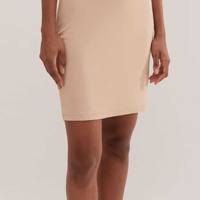 Finishing just above the knee, this flattering cut allows the slip to be worn under various dress lengths.