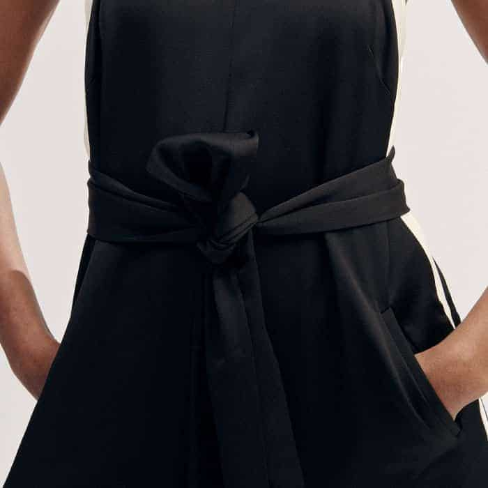 Draw in your waist or hero a looser drape with the optional belt.