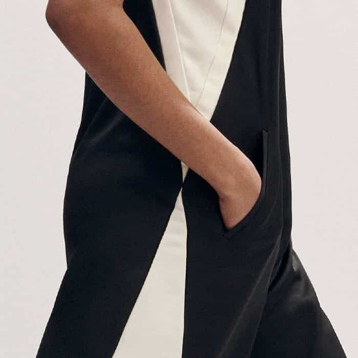 Intelligently designed, practical pockets are found in front of the side seams to keep your hips free of excess fabric.