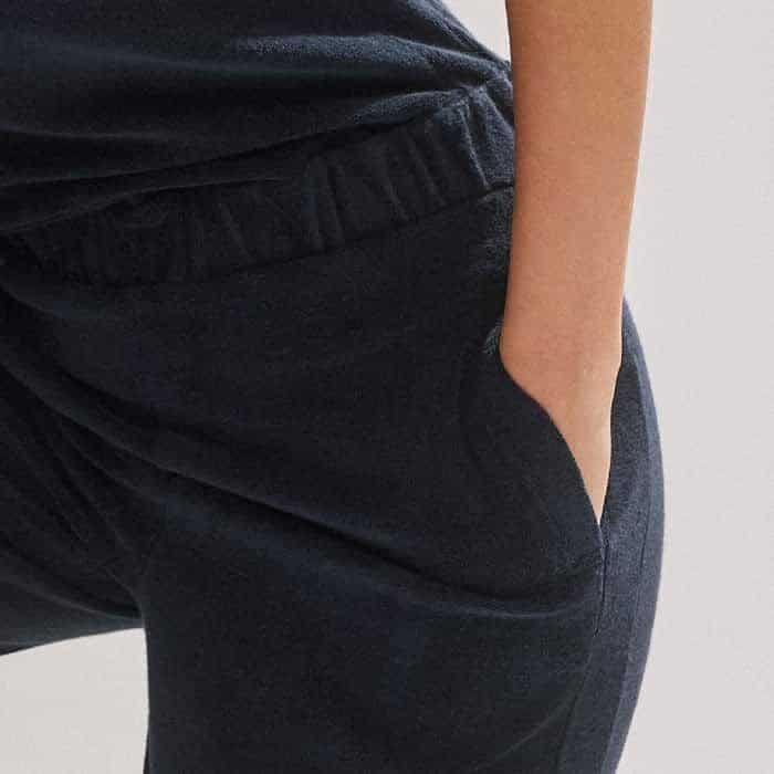 Pockets are flatteringly placed in front of the side seam for a bulk-free finish.