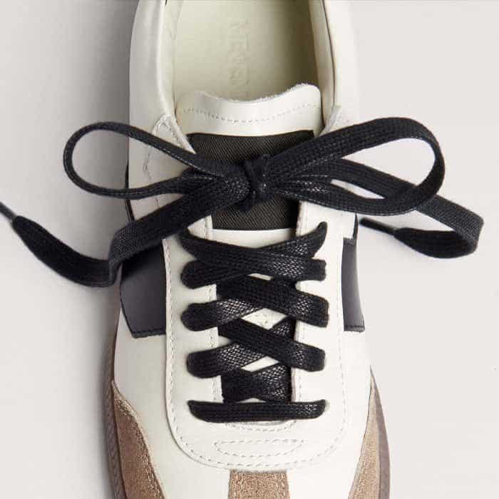 Choose to swap the off-white laces with the complimentary black ones to suit different outfits.