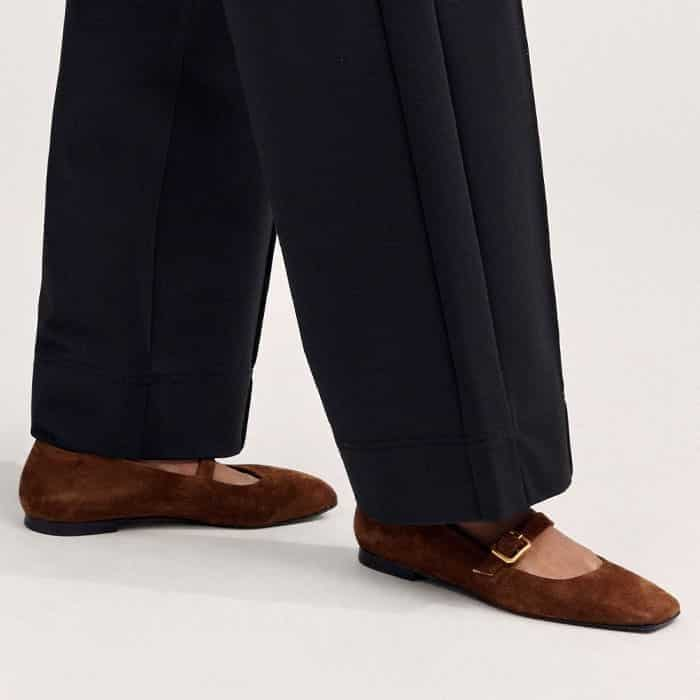 The cuffs can be turned up to create a cropped leg.