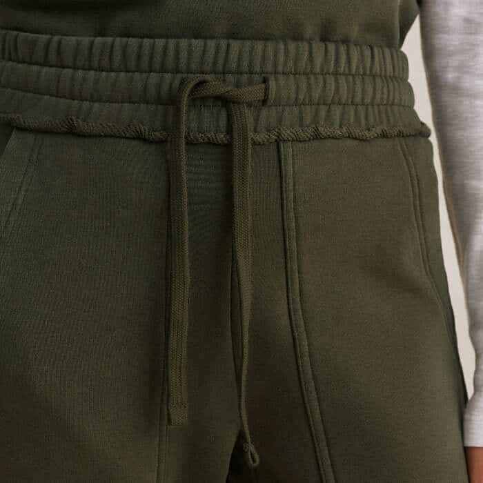 A drawstring at the elasticated waistband allows you to adjust the fit for a comfortable finish.