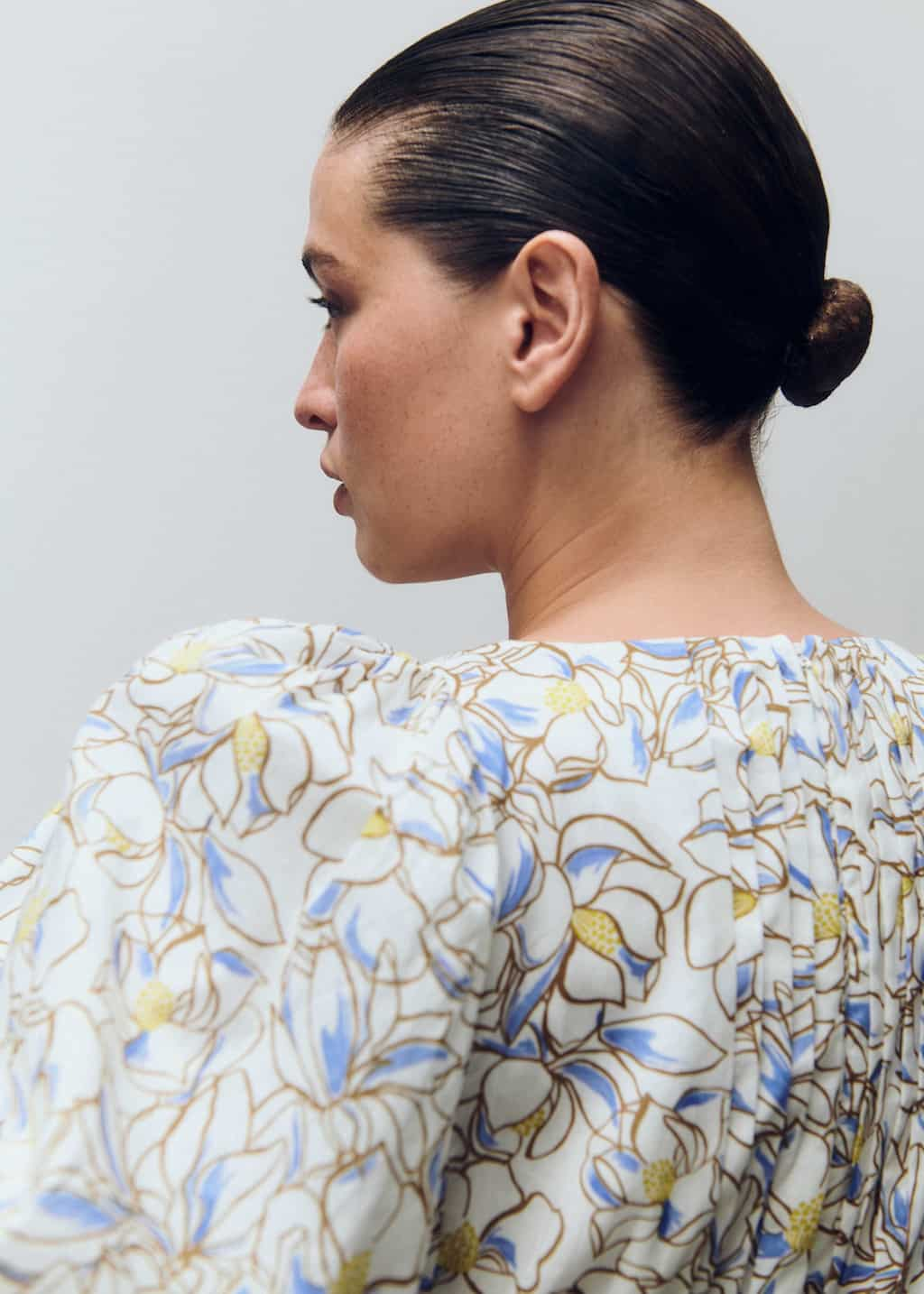 This lightweight, slightly sheer fabric is breathable and soft next to the skin. It features our Linear Floral print, designed in our London studio.