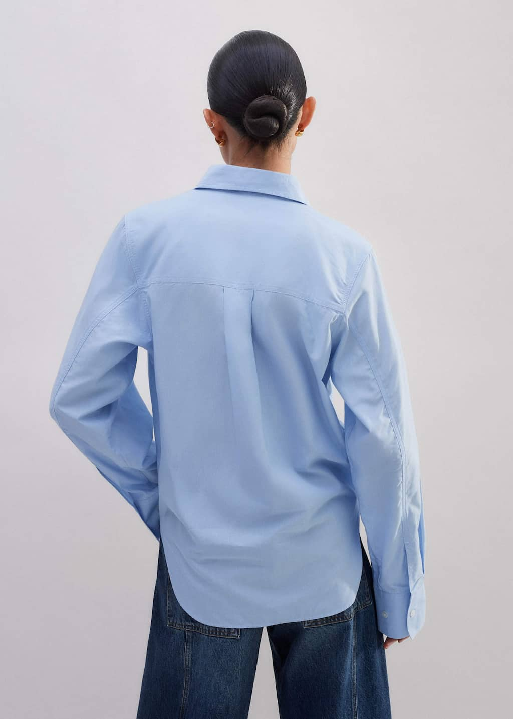 Crafted from a soft Italian cotton-blend shirting fabric.