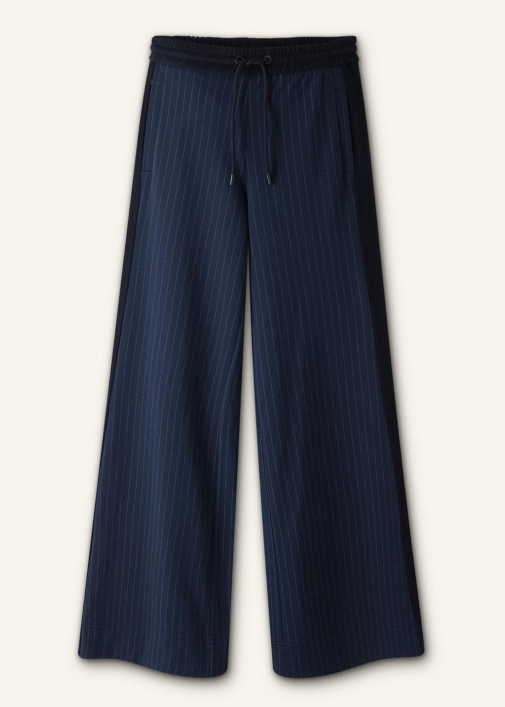 For a coordinated finish, pair it with the matching Travel Tailoring Pinstripe Box Top.