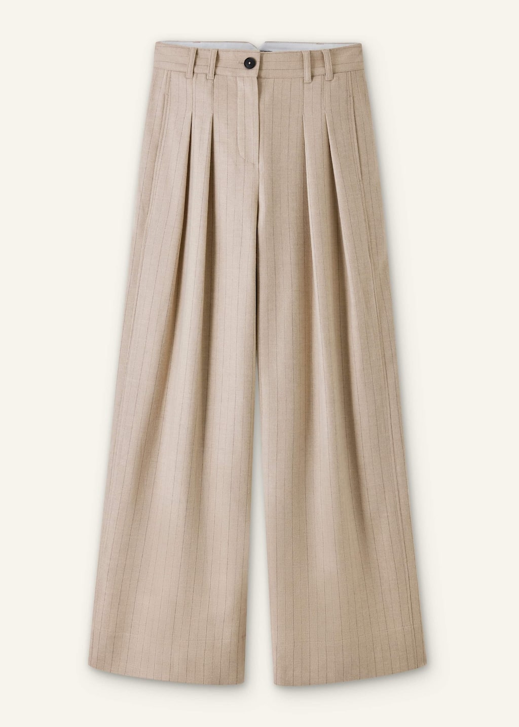 A side stripe down the leg creates a more fluid, streamlined silhouette.