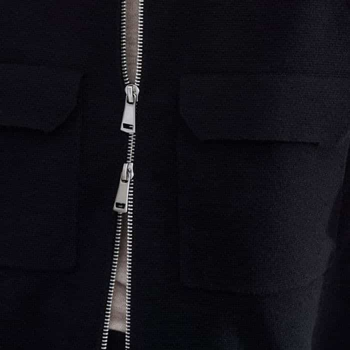 The double-ended zip fastening can alter the final fit. 