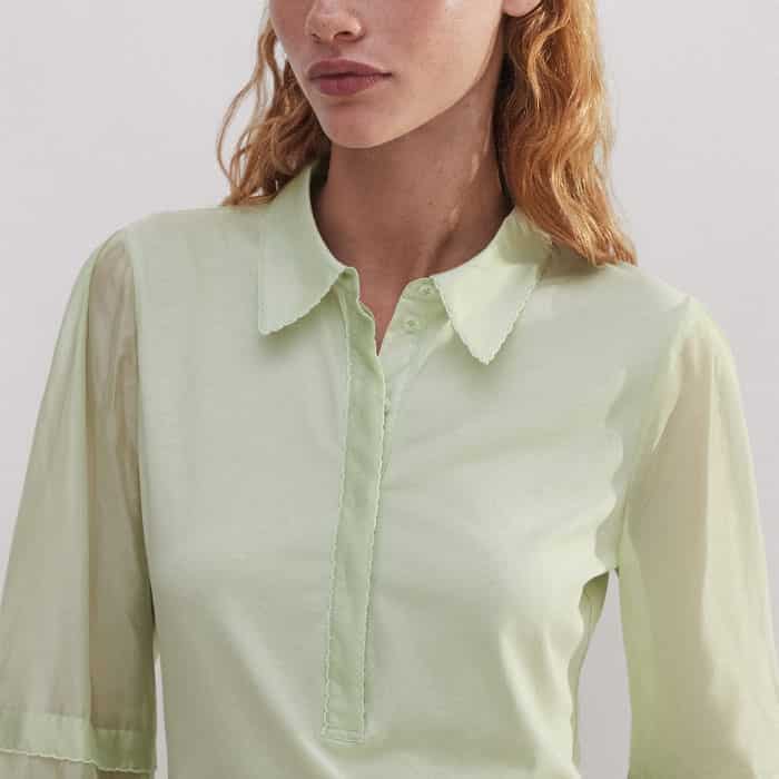 The button-down front can be adjusted to accommodate different bust sizes.