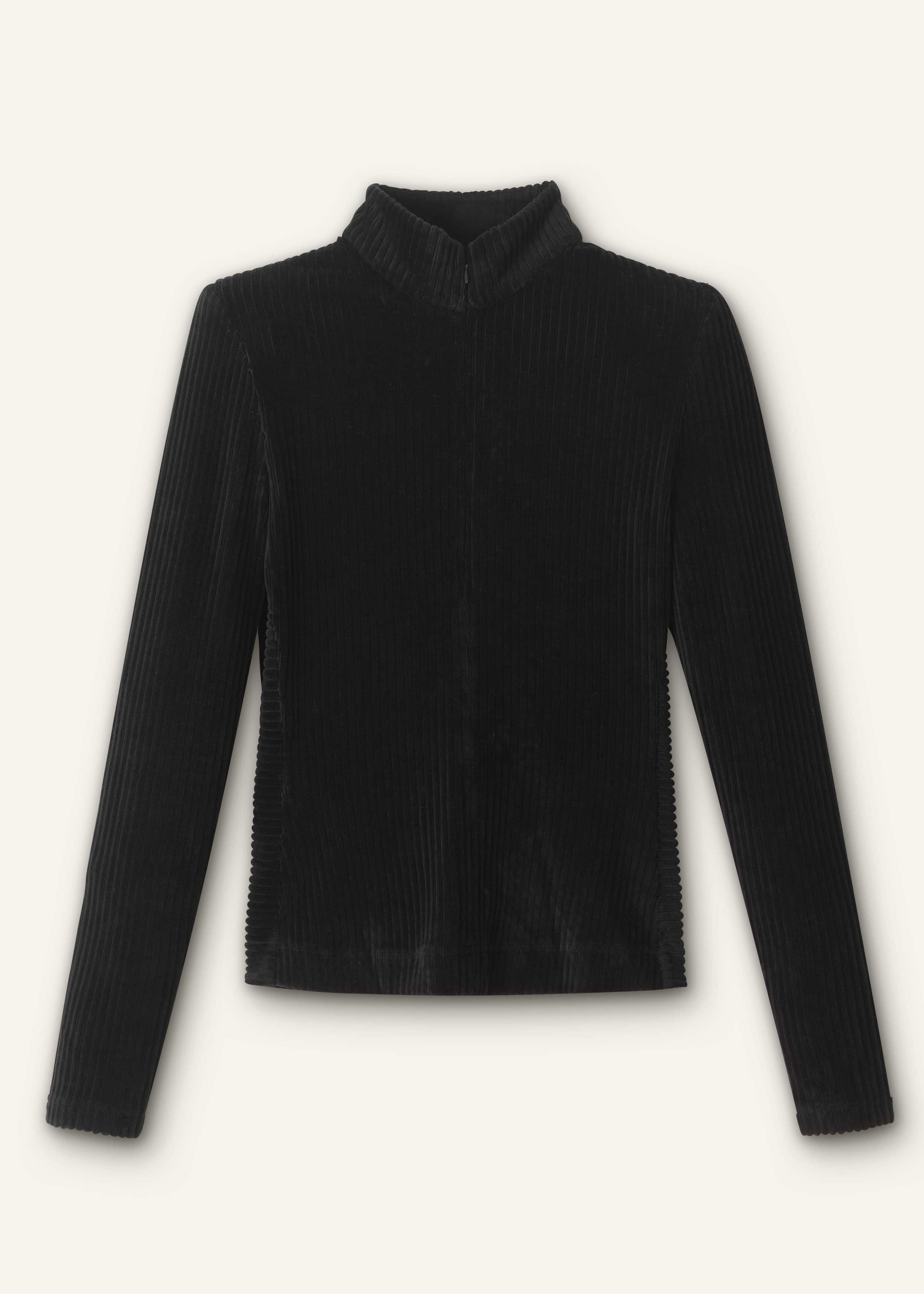 Wear it with our Cotton Rib Long Sleeve Top to lock it warmth.