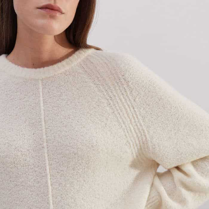 The raglan shoulder seams are particularly flattering for those with broader shoulders or bigger busts.