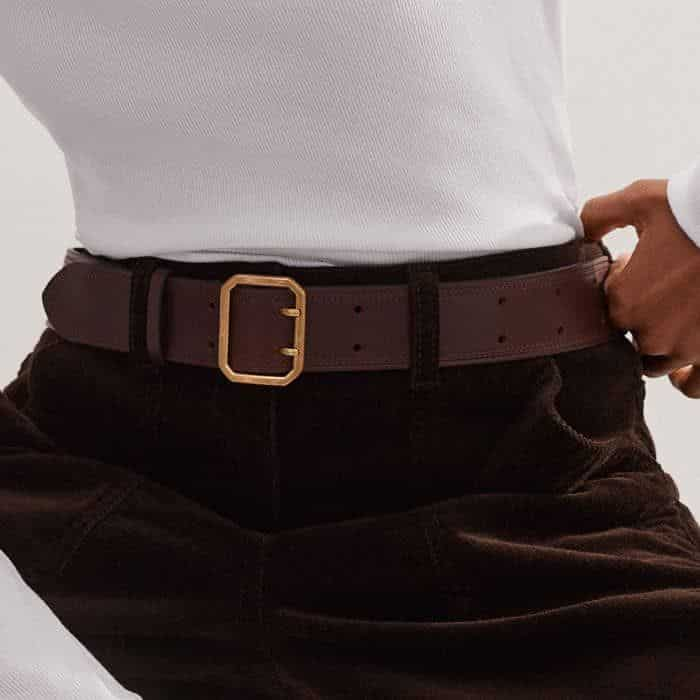 Highlight the low-rise waist by adding a belt. 