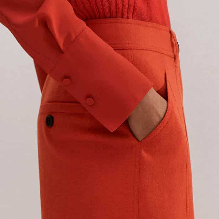 Pockets add functionality and are flatteringly positioned in front of the side seams for a bulk-free finish.