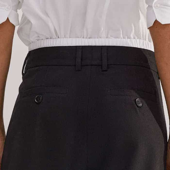 The contrasting cotton waistband is elasticated for all-day comfort.