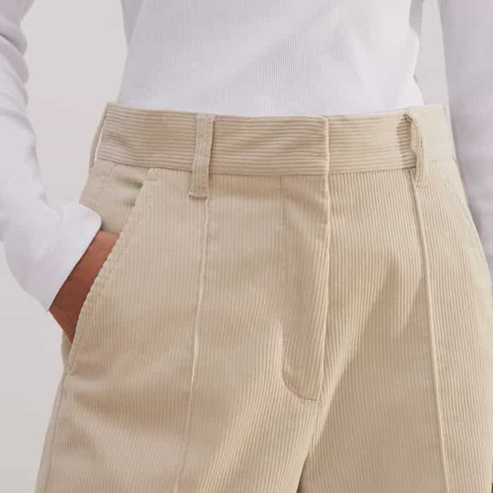 Functional pockets can be used to accommodate small belongings.