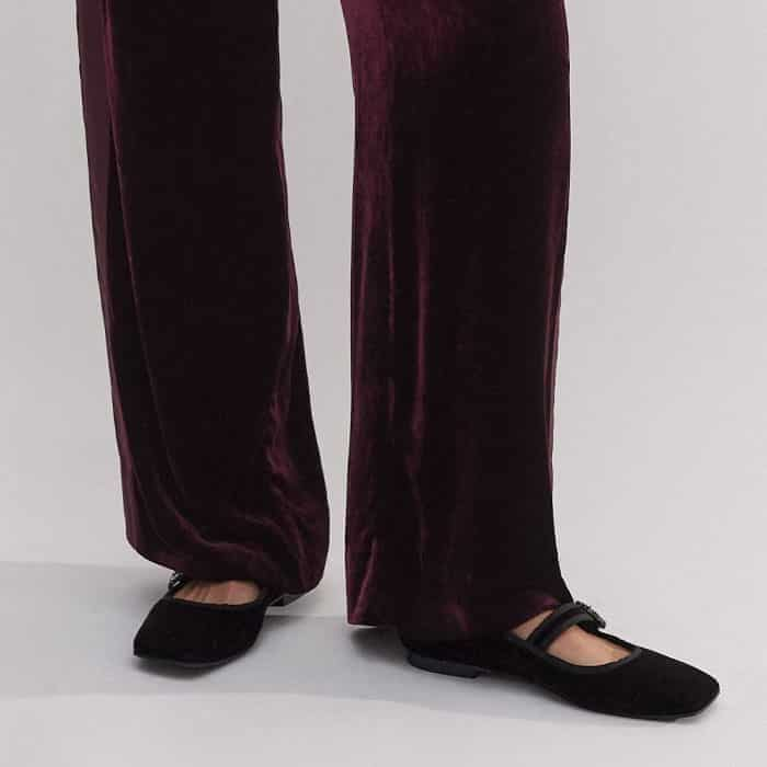 Opt for head-to-toe velvet with our Square Toe Ballerina Flat.