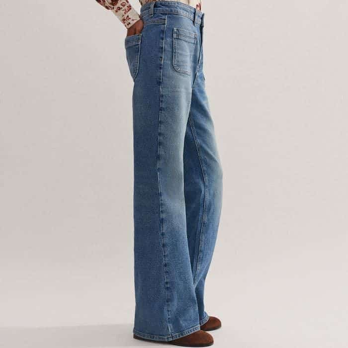 Leave it untucked from our Subtle Flare Jean to achieve a high-low balance.