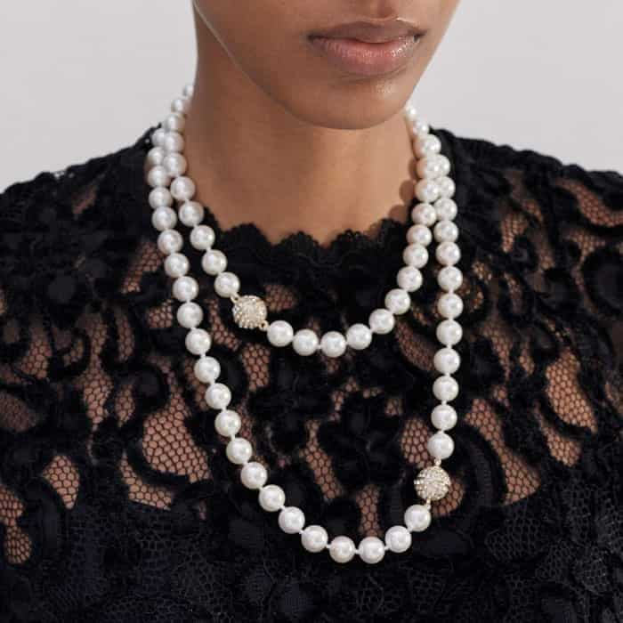 Elevate the finish at the neckline with our Shell Pearl Necklace Set.