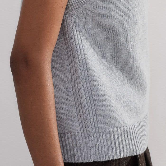 A knitted side stripe creates a more streamlined, fluid drape.