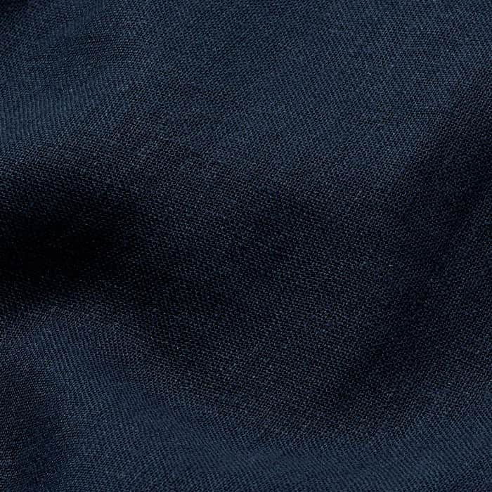 Conscious of linen's easy-crease properties, we have blended viscose into this linen-blend fabric to minimise creasing. 